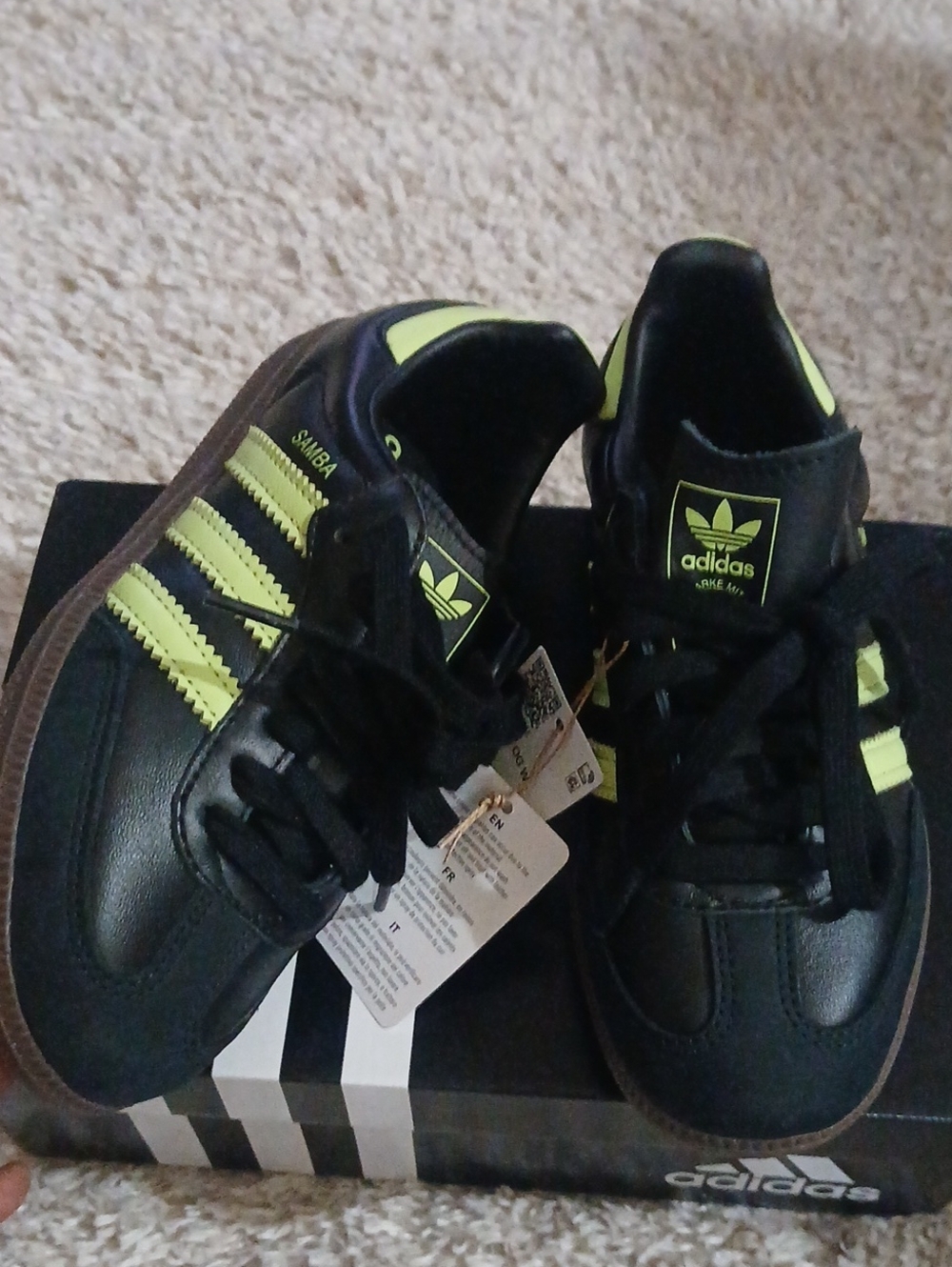 NWT ADIDAS SAMBAS - Picture 1 of 7